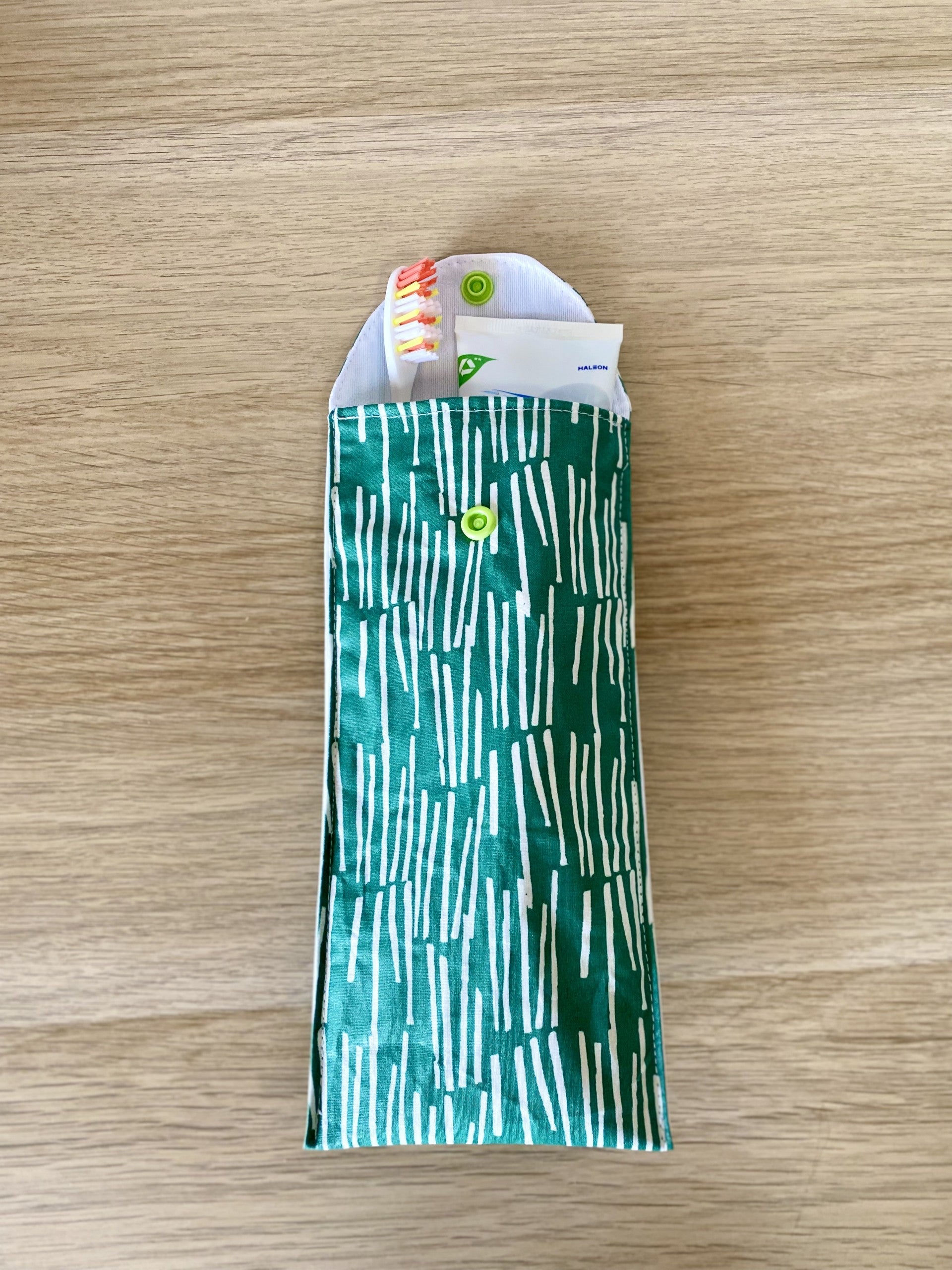 Pochette à brosse à dent
