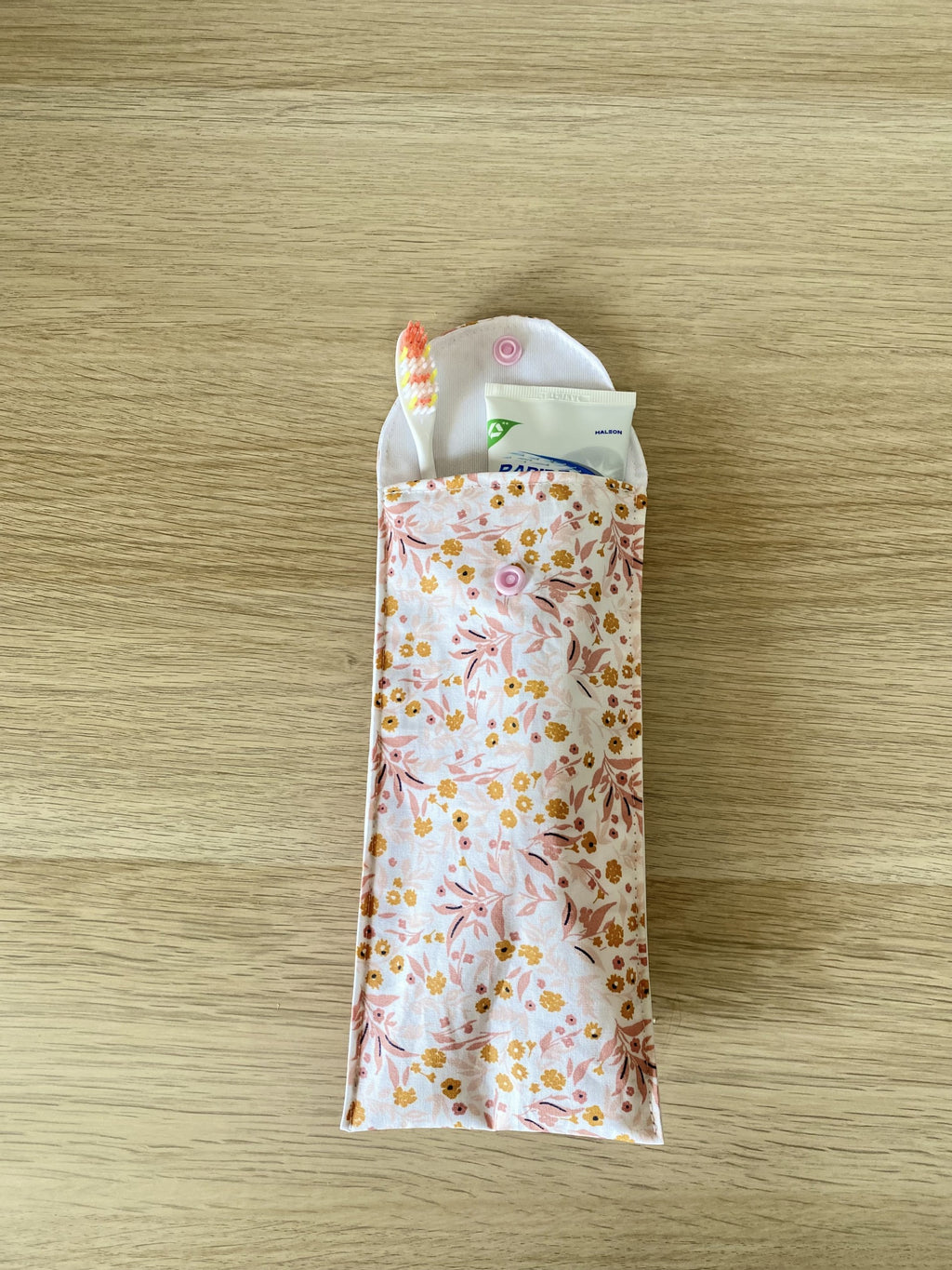 Pochette à brosse à dent